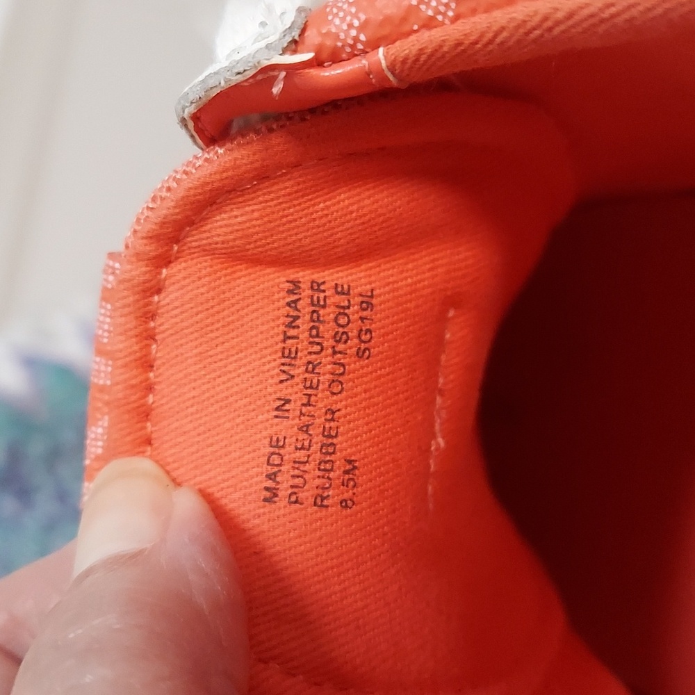 Michael Kors Sneakers, 8.5 MK Logo, Leather, Rose Gold Accents - Picture 11 of 14